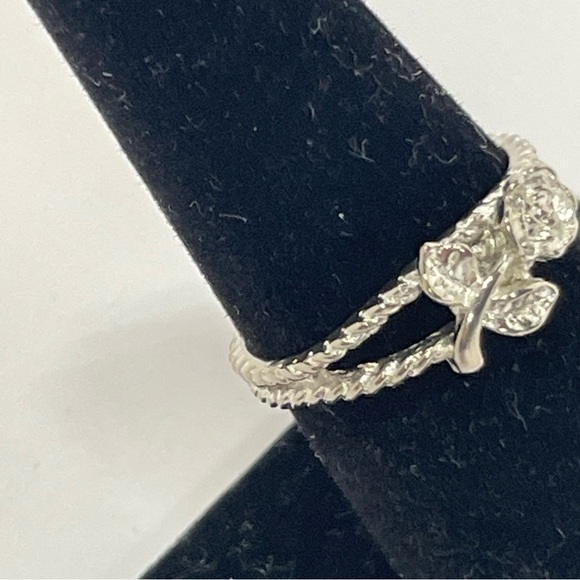 Silver Tone Rose Ring with Braid Band Size 7.5 - Picture 2 of 7